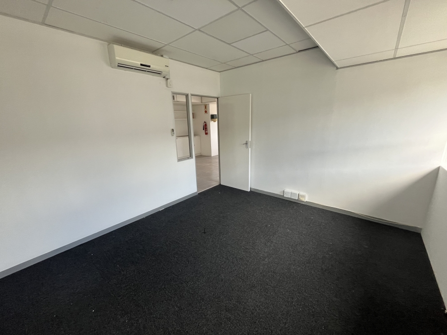 To Let commercial Property for Rent in Bo Oakdale Western Cape